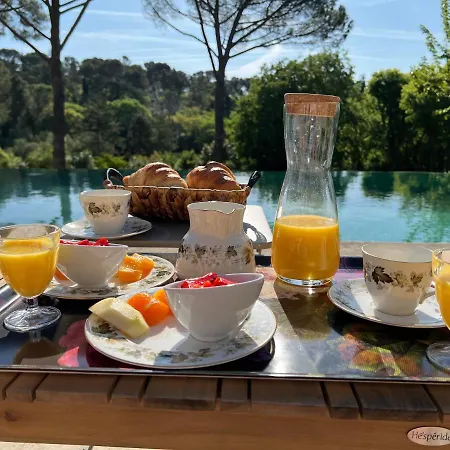 Homestay Encantada Nimes